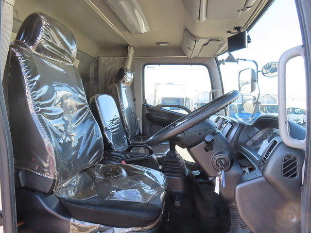 日野レンジャー冷凍車（冷蔵車）中型（4t）[写真20]