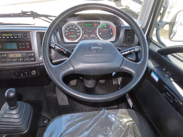 日野レンジャー冷凍車（冷蔵車）中型（4t）[写真22]