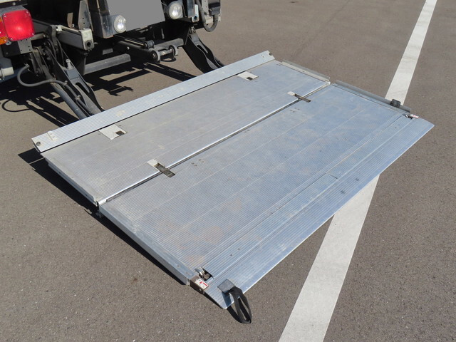 日野レンジャー冷凍車（冷蔵車）中型（4t）[写真31]