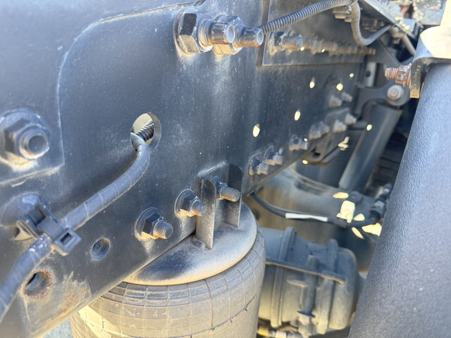 日野プロフィアトレーラーヘッド（トラクターヘッド）大型（10t）[写真20]