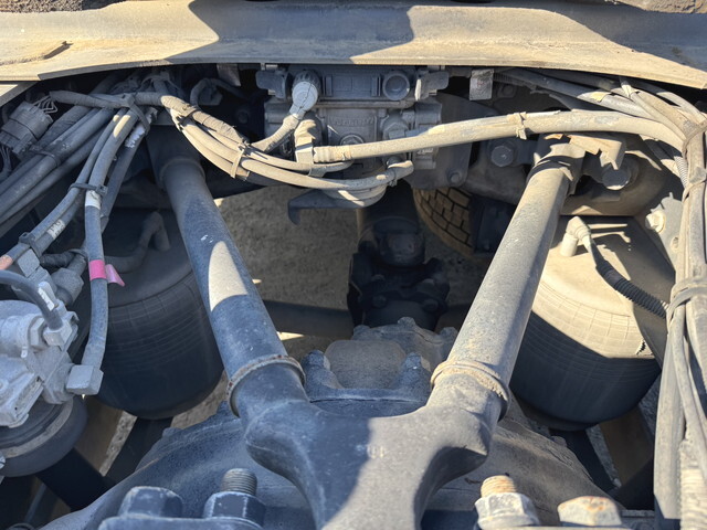 日野プロフィアトレーラーヘッド（トラクターヘッド）大型（10t）[写真26]