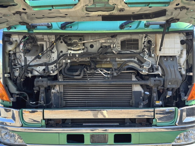 日野プロフィアトレーラーヘッド（トラクターヘッド）大型（10t）[写真35]