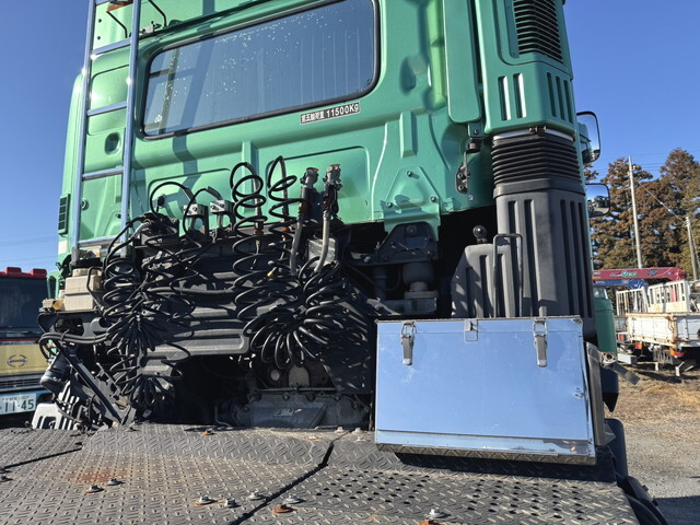 日野プロフィアトレーラーヘッド（トラクターヘッド）大型（10t）[写真09]