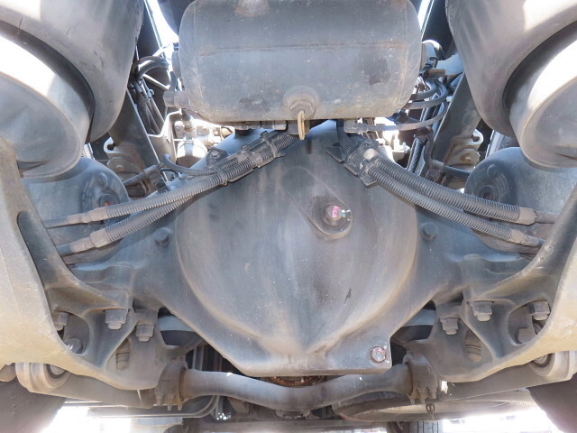 日野プロフィアトレーラーヘッド（トラクターヘッド）大型（10t）[写真10]