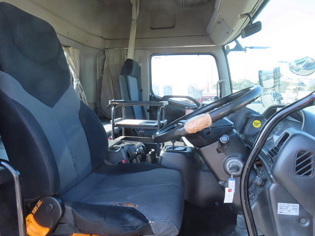 日野プロフィアトレーラーヘッド（トラクターヘッド）大型（10t）[写真19]