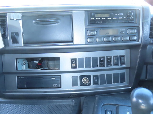 日野プロフィアトレーラーヘッド（トラクターヘッド）大型（10t）[写真23]