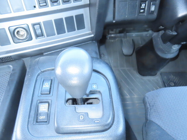 日野プロフィアトレーラーヘッド（トラクターヘッド）大型（10t）[写真24]