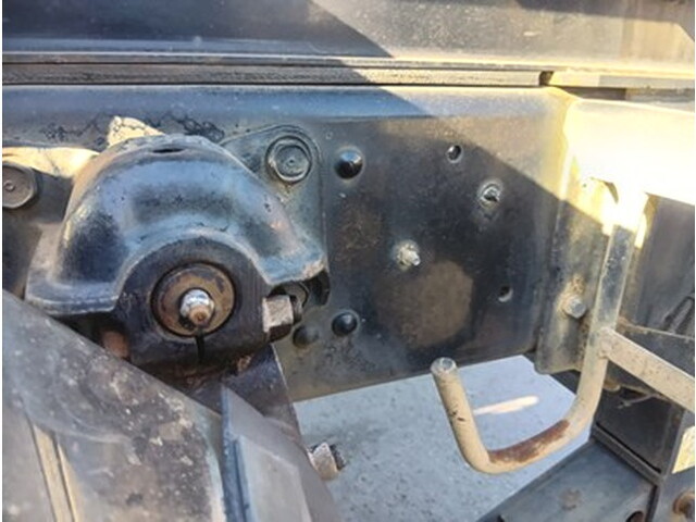 三菱ふそうファイターコンテナ専用車増トン（6t・8t）[写真11]