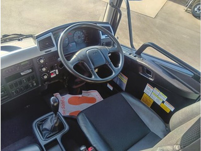 三菱ふそうファイターコンテナ専用車増トン（6t・8t）[写真25]