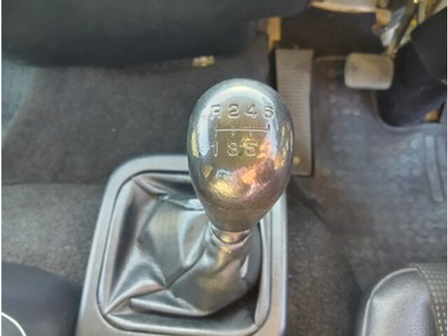 三菱ふそうファイターコンテナ専用車増トン（6t・8t）[写真27]