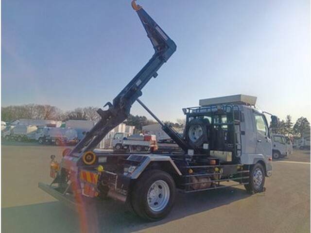 三菱ふそうファイターコンテナ専用車増トン（6t・8t）[写真04]