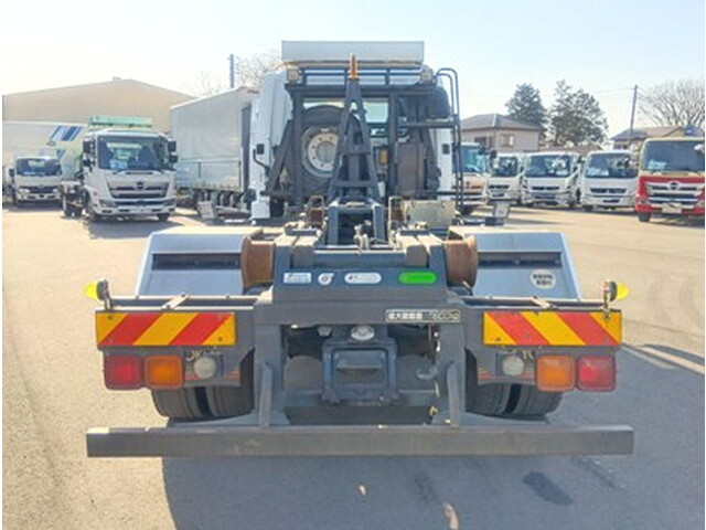 三菱ふそうファイターコンテナ専用車増トン（6t・8t）[写真06]