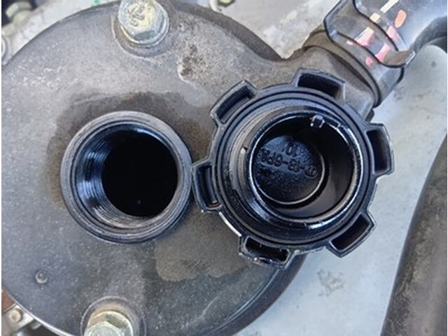 日野プロフィアトレーラーヘッド（トラクターヘッド）大型（10t）[写真16]