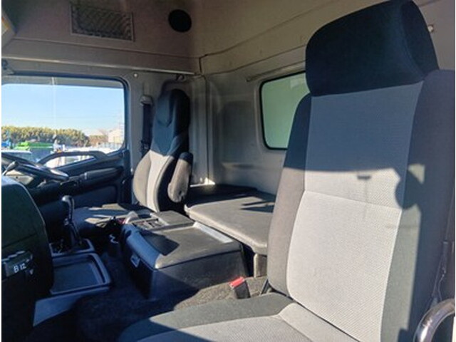 日野プロフィアトレーラーヘッド（トラクターヘッド）大型（10t）[写真19]