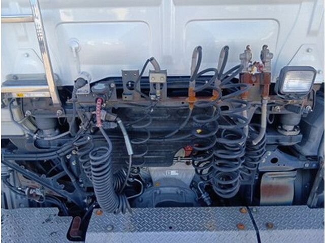 日野プロフィアトレーラーヘッド（トラクターヘッド）大型（10t）[写真08]