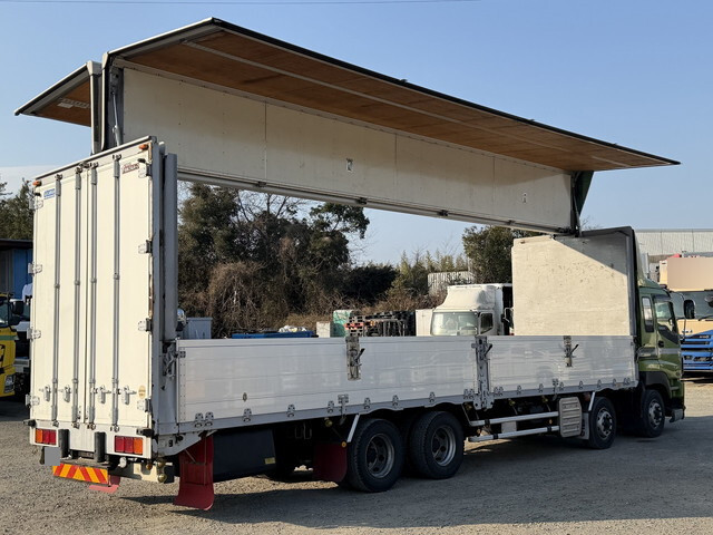 いすゞギガアルミウイング大型（10t）[写真02]