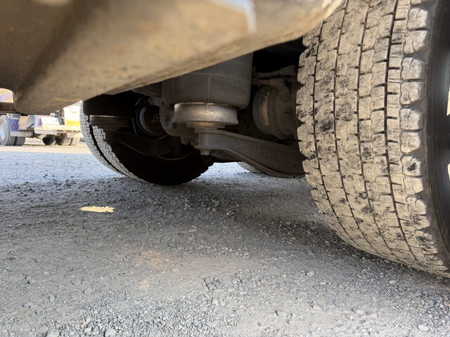 いすゞギガアルミウイング大型（10t）[写真25]