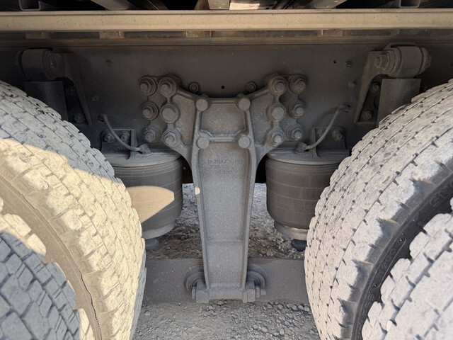 いすゞギガアルミウイング大型（10t）[写真26]