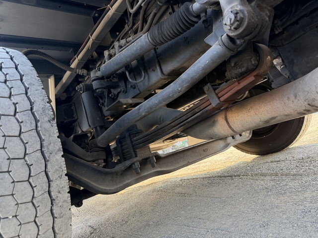 いすゞギガアルミウイング大型（10t）[写真29]