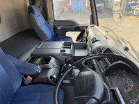 いすゞギガアルミウイング大型（10t）[写真34]