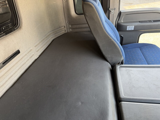 いすゞギガアルミウイング大型（10t）[写真36]