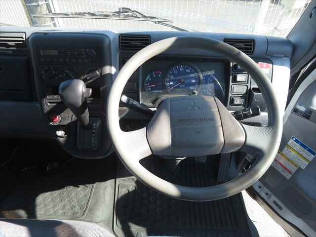 三菱ふそうキャンタークレーン4段小型（2t・3t）[写真40]