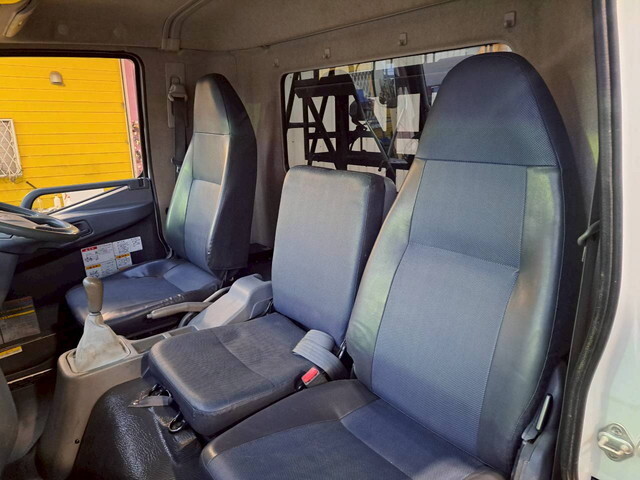 三菱ふそうファイターコンテナ専用車中型（4t）[写真29]