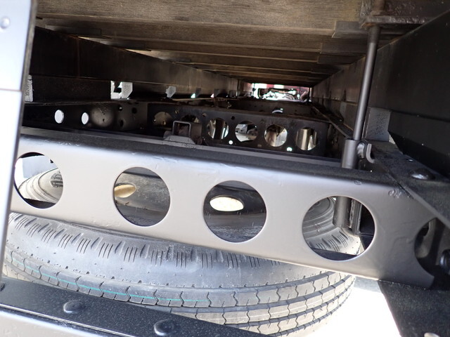 いすゞエルフクレーン3段小型（2t・3t）[写真31]