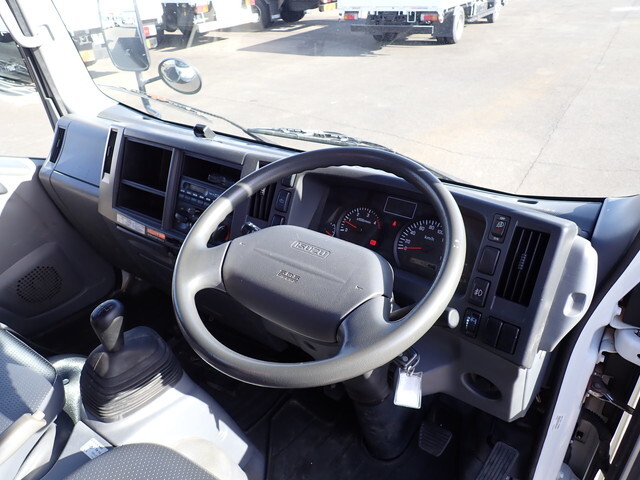 いすゞエルフクレーン3段小型（2t・3t）[写真32]