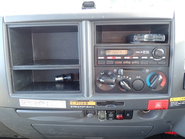 いすゞエルフクレーン3段小型（2t・3t）[写真39]