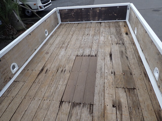 いすゞエルフクレーン3段小型（2t・3t）[写真09]