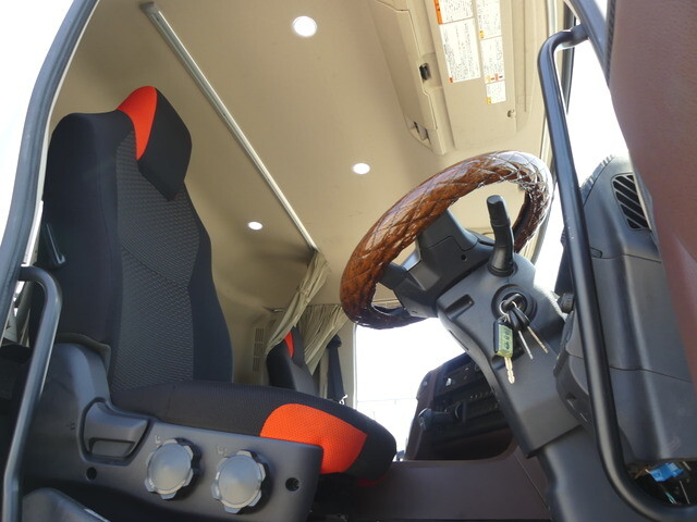 日野プロフィアトレーラーヘッド（トラクターヘッド）大型（10t）[写真14]