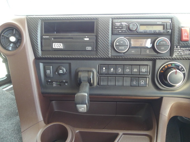 日野プロフィアトレーラーヘッド（トラクターヘッド）大型（10t）[写真17]