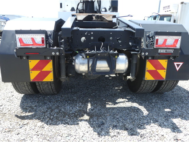 日野プロフィアトレーラーヘッド（トラクターヘッド）大型（10t）[写真23]