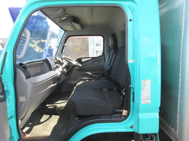 三菱ふそうキャンターアルミバン小型（2t・3t）[写真16]