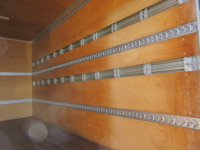 三菱ふそうキャンターアルミバン小型（2t・3t）[写真29]