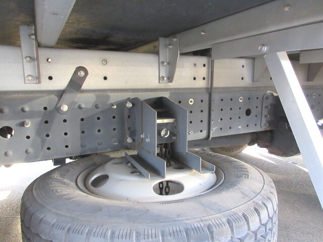 三菱ふそうキャンターアルミバン小型（2t・3t）[写真07]