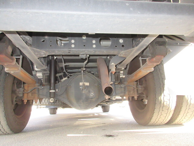 三菱ふそうキャンターアルミバン小型（2t・3t）[写真09]