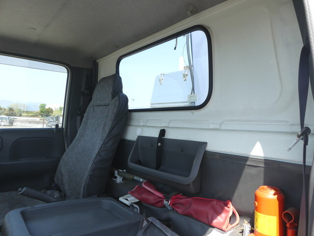 いすゞエルフクレーン4段小型（2t・3t）[写真10]