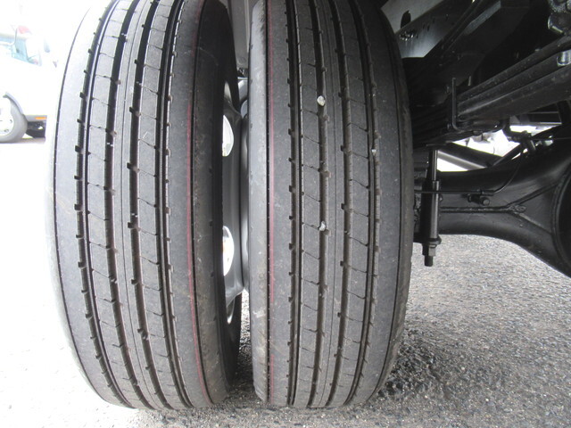 三菱ふそうファイタークレーン4段中型（4t）[写真33]