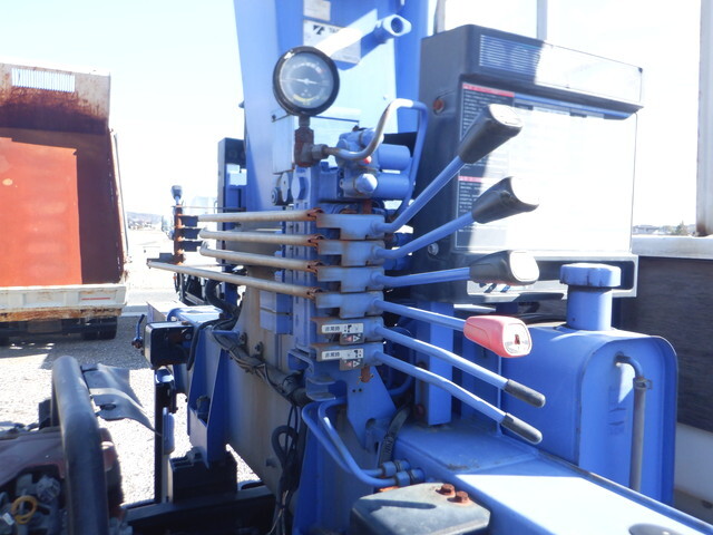 日野デュトロクレーン3段小型（2t・3t）[写真16]