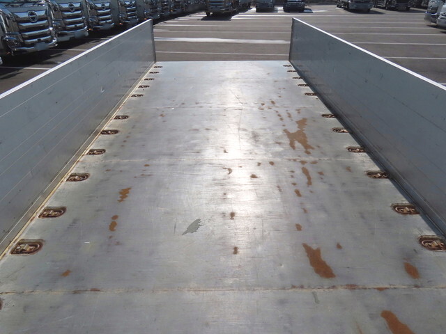 三菱ふそうファイターアルミブロック中型（4t）[写真31]