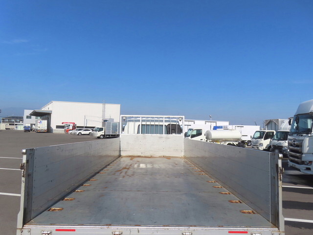 三菱ふそうファイターアルミブロック中型（4t）[写真32]