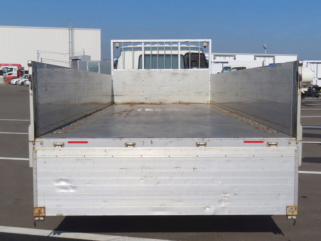 三菱ふそうファイターアルミブロック中型（4t）[写真07]