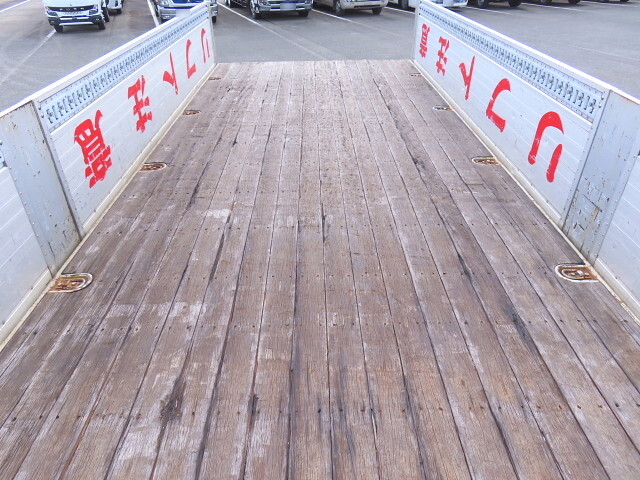 三菱ふそうファイターアルミブロック中型（4t）[写真32]