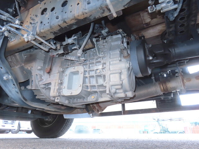 三菱ふそうファイターアルミブロック中型（4t）[写真08]