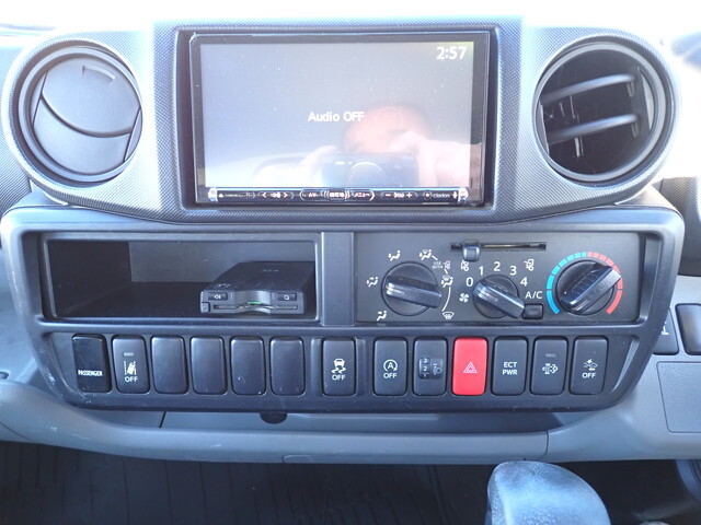 日野デュトロ平ボディ小型（2t・3t）[写真34]