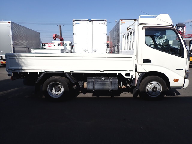 日野デュトロ平ボディ小型（2t・3t）[写真04]