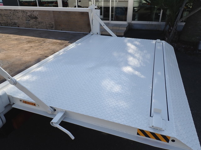 日野デュトロダブルキャブ（Wキャブ）小型（2t・3t）[写真10]