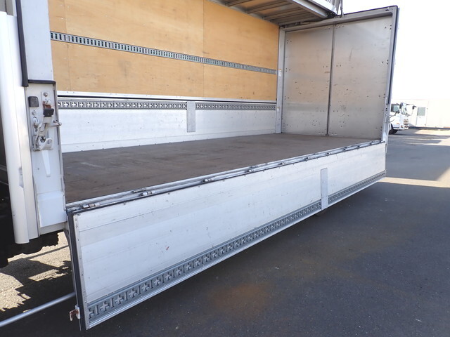 日野レンジャーアルミウイング中型（4t）[写真12]